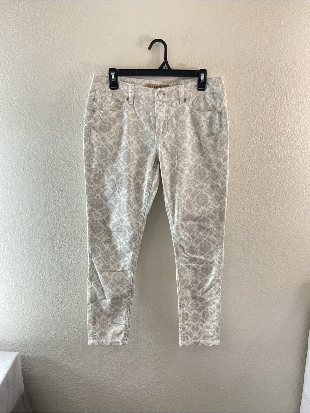 Liverpool Jeans White Gray Damask Skinny Stretch Casual Chic Everyday Regency